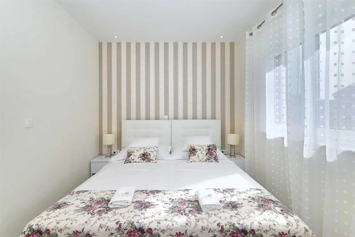 Zadar I Penthouse 2 Mit Dachterrasse & Jacuzzi Apartment